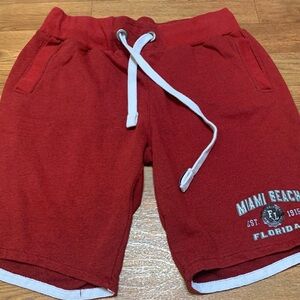 Women’s Beach Addict Shorts size XL